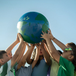 Giornata della Terra: il nostro pianeta al bivio tra emergenza climatica e transizione ecologica